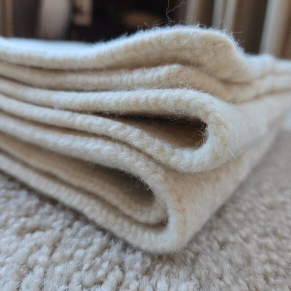 Brooks Brothers {{{THICK}}} Merino Wool Cable Knit Ivory Scarf - Picture 16 of 16
